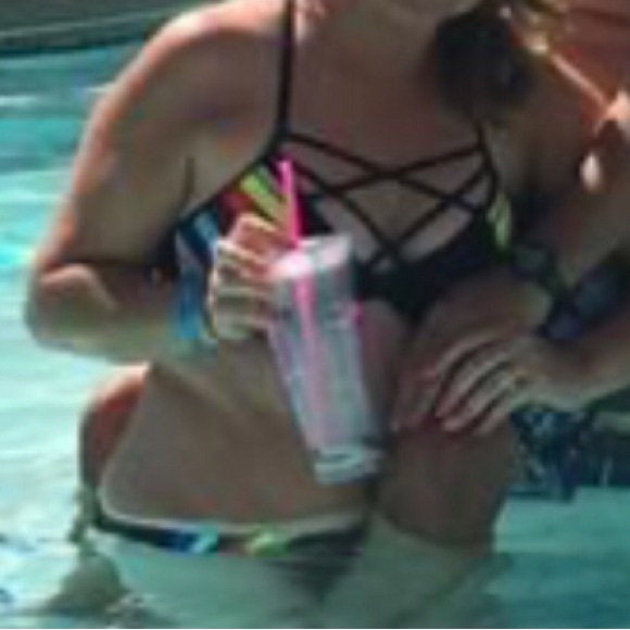 Super fun strappy bikini - Picture 4 of 4